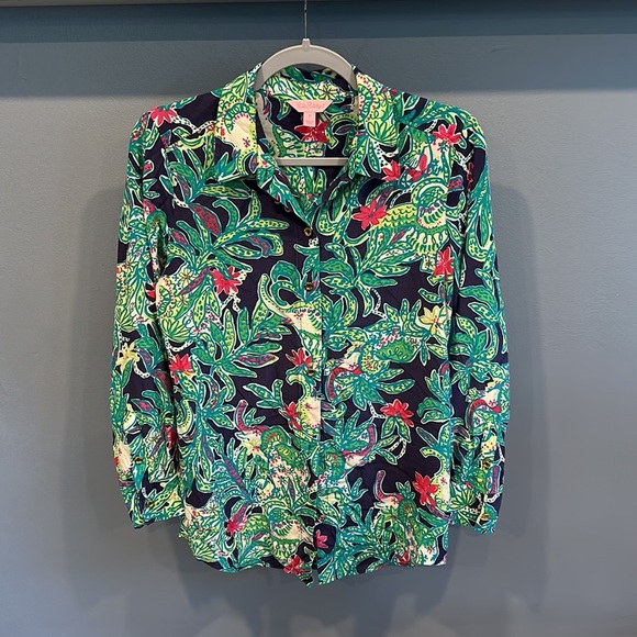 Lilly Pulitzer | "Isla Trunk Show" silk blouse Size Small EUC - Picture 3 of 7